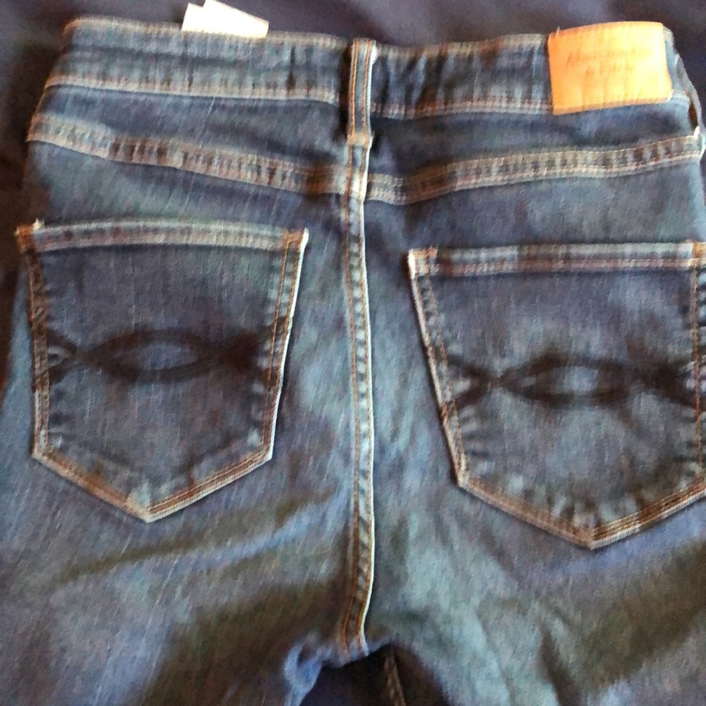 Abercrombie & Fitch Super Skinny High Rise Jeans. Size: 2s - Picture 6 of 12